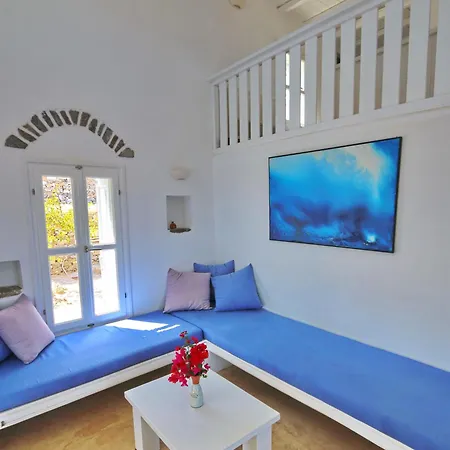 Folegandros Seafront Villa *