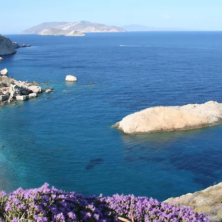Folegandros Seafront Villa *