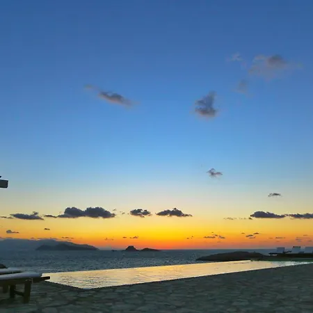 Folegandros Seafront * Karavostasis (Folegandros)