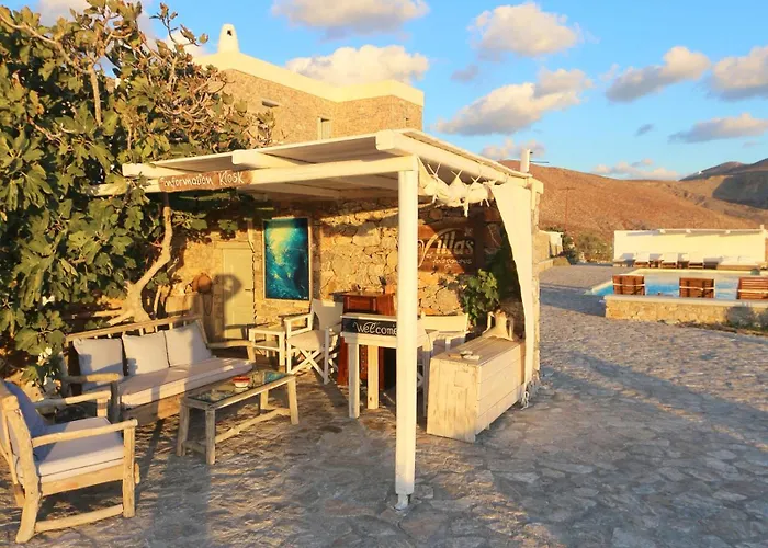 Folegandros Seafront Villa *